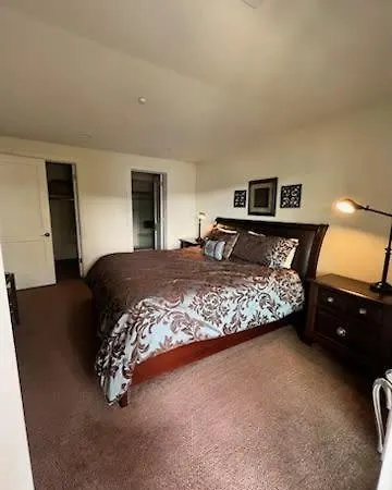 Third Floor Suite With Lots Of Amenties Traverse City Exterior photo